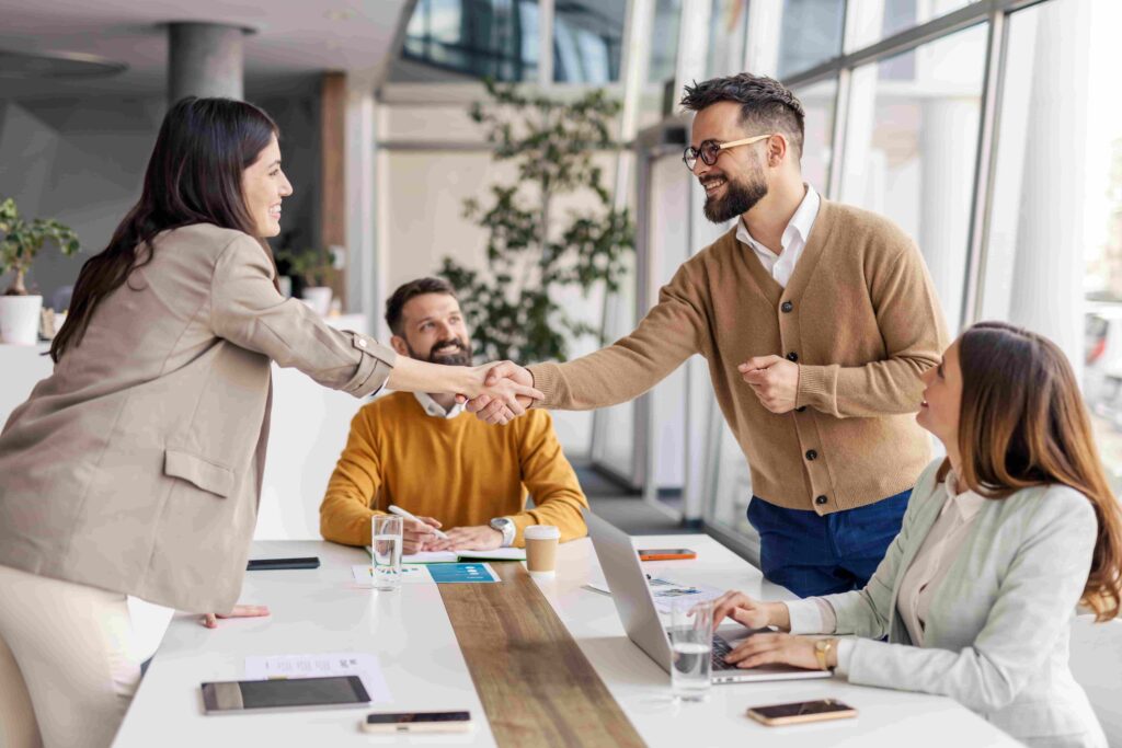 Správa společnosti a navazující služby